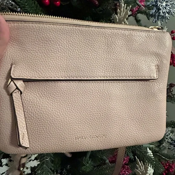 Vince Camuto Cream Crossbody Bag with Sleek Design - Picture 12 of 13